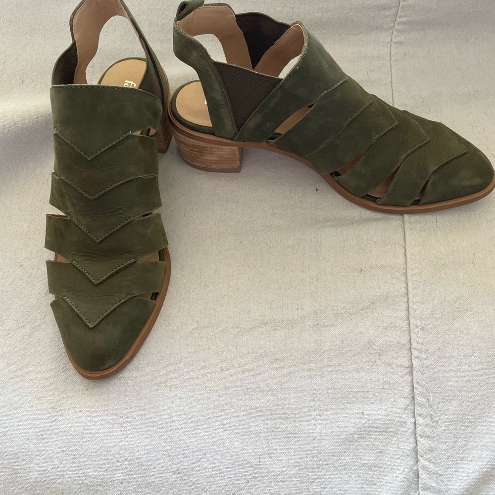 FarylRobin Green Suede Sandals